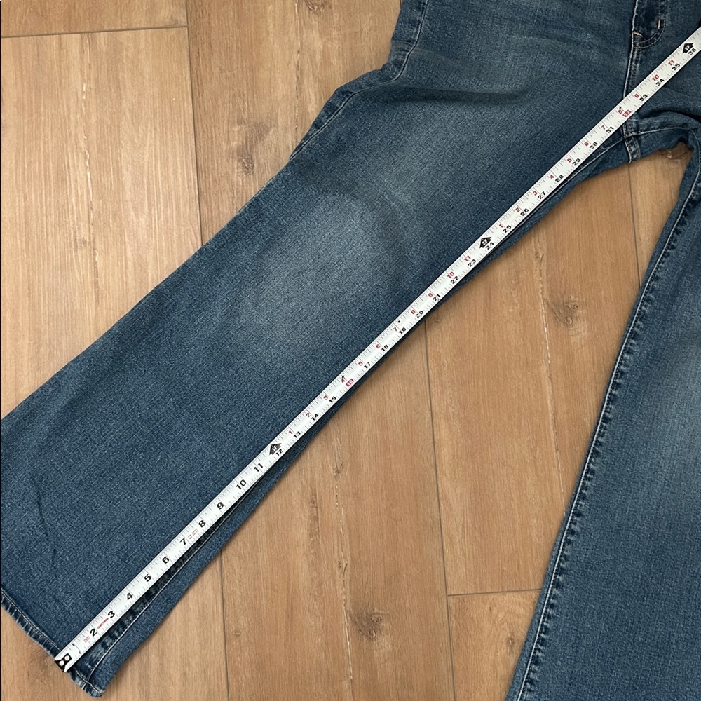 NWOT - GAP 70’ Flare High-Rise Jeans - Picture 14 of 15